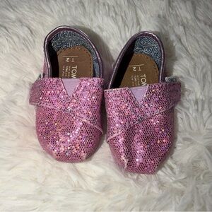 TOMS Kids Baby Shimmering Pink Moccasins US 2